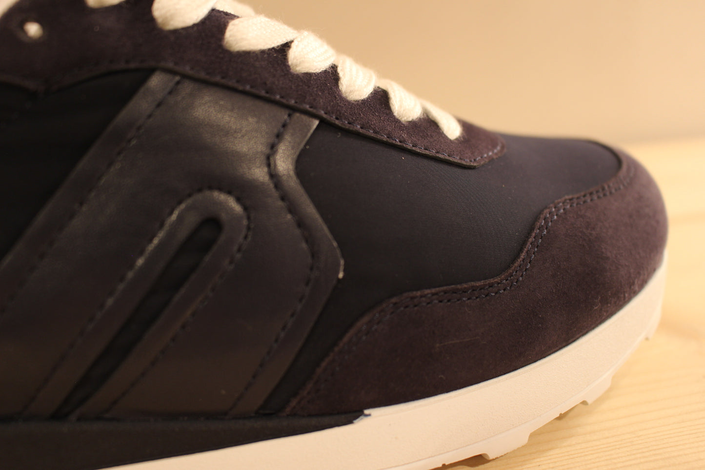 Sneaker cuir bleu marine et blanc semelle interne amovible HÖGL