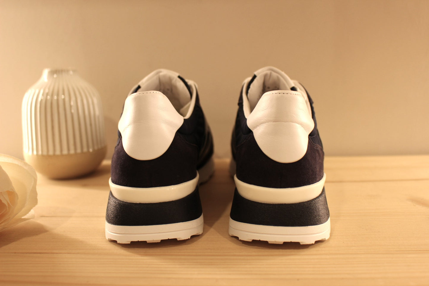 Sneaker cuir bleu marine et blanc semelle interne amovible HÖGL