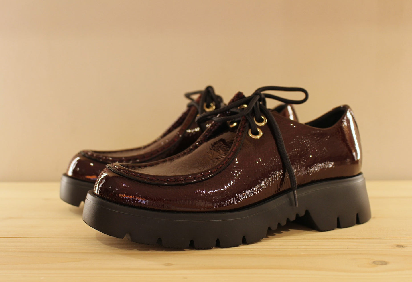 Derby femme en cuir vernis bordeaux HÖGL