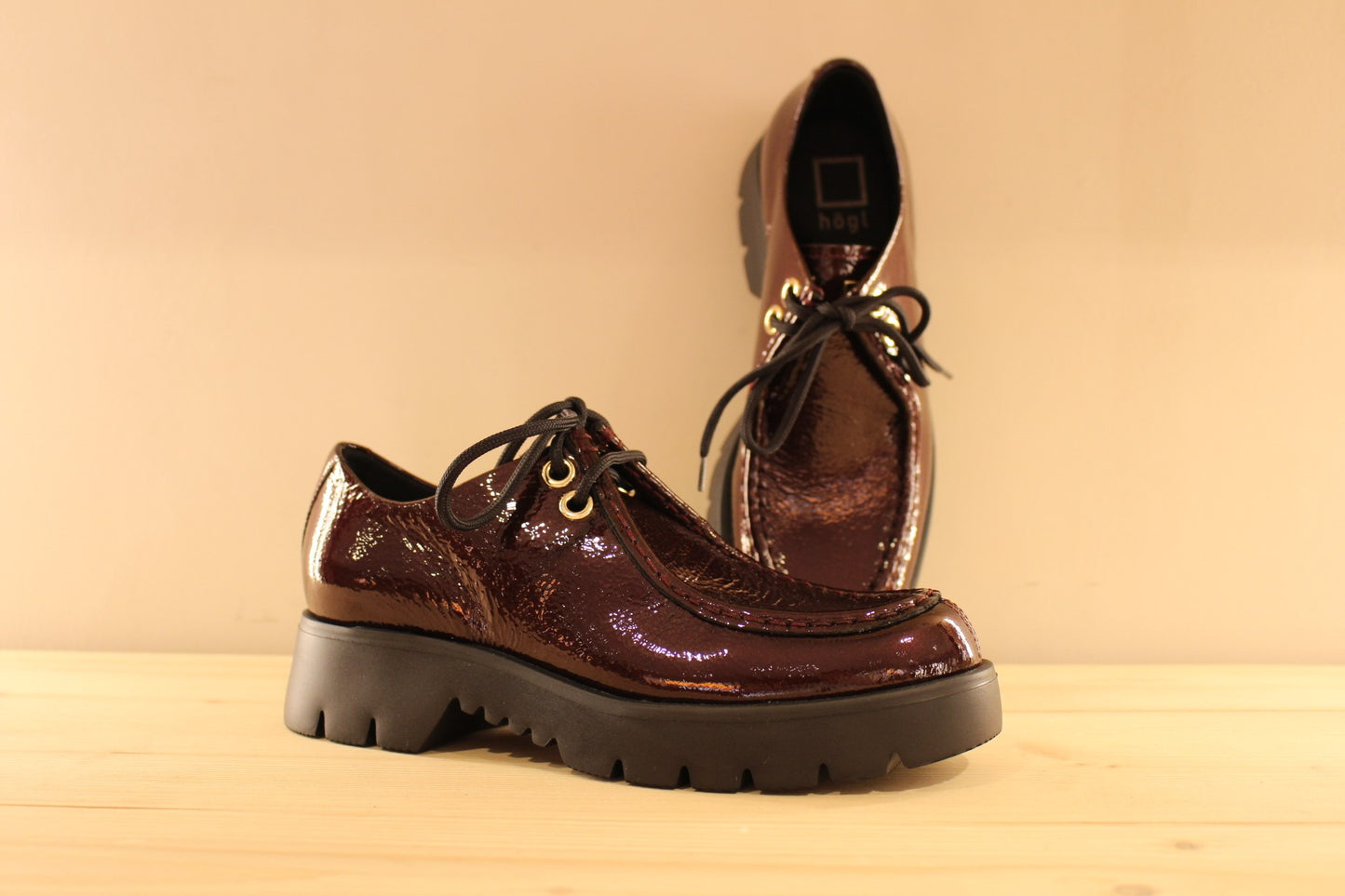Derby femme en cuir vernis bordeaux HÖGL