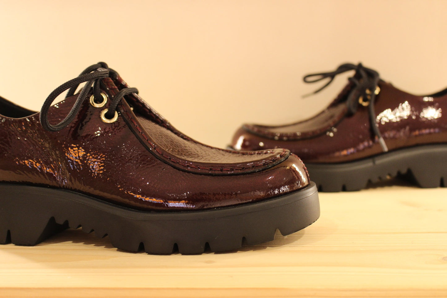 Derby femme en cuir vernis bordeaux HÖGL