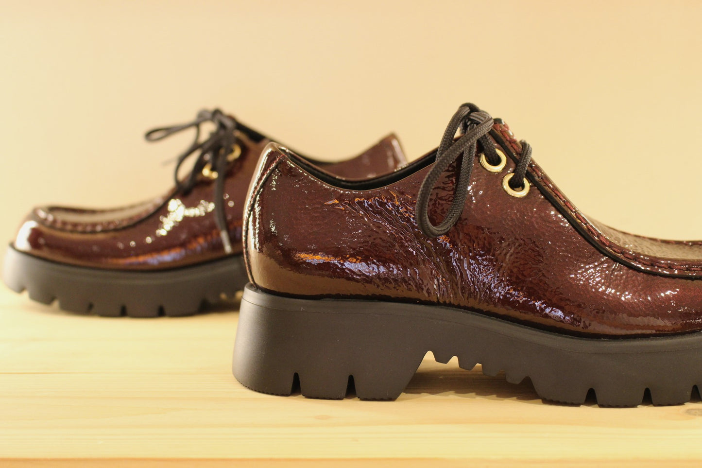 Derby femme en cuir vernis bordeaux HÖGL
