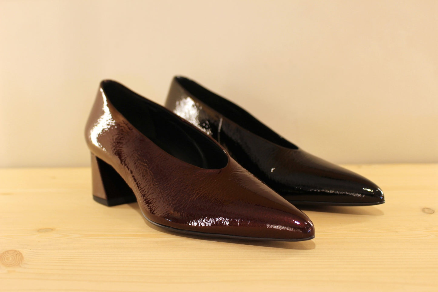 Escarpin cuir vernis bordeaux ou noir HÖGL