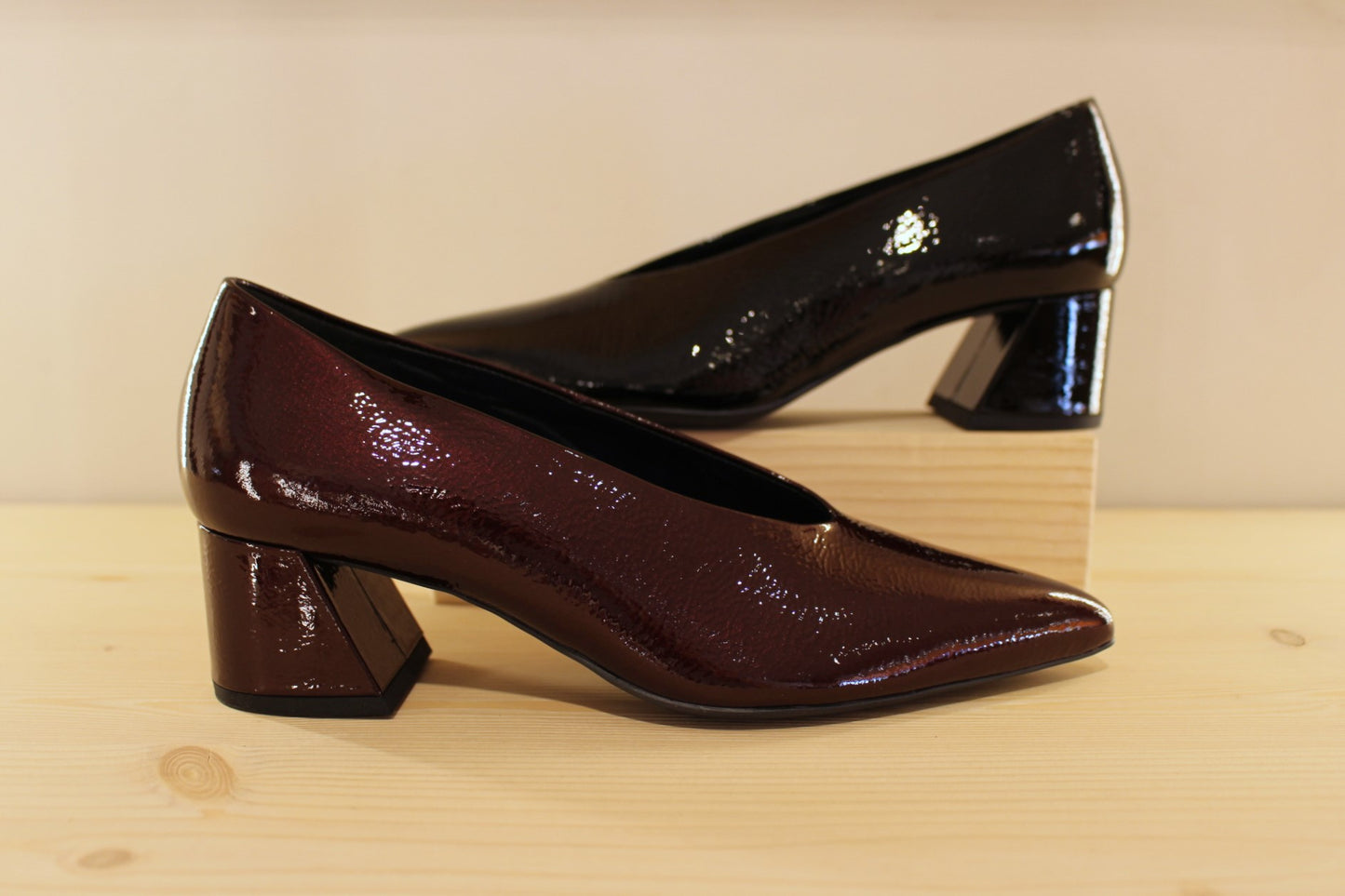Escarpin cuir vernis bordeaux ou noir HÖGL