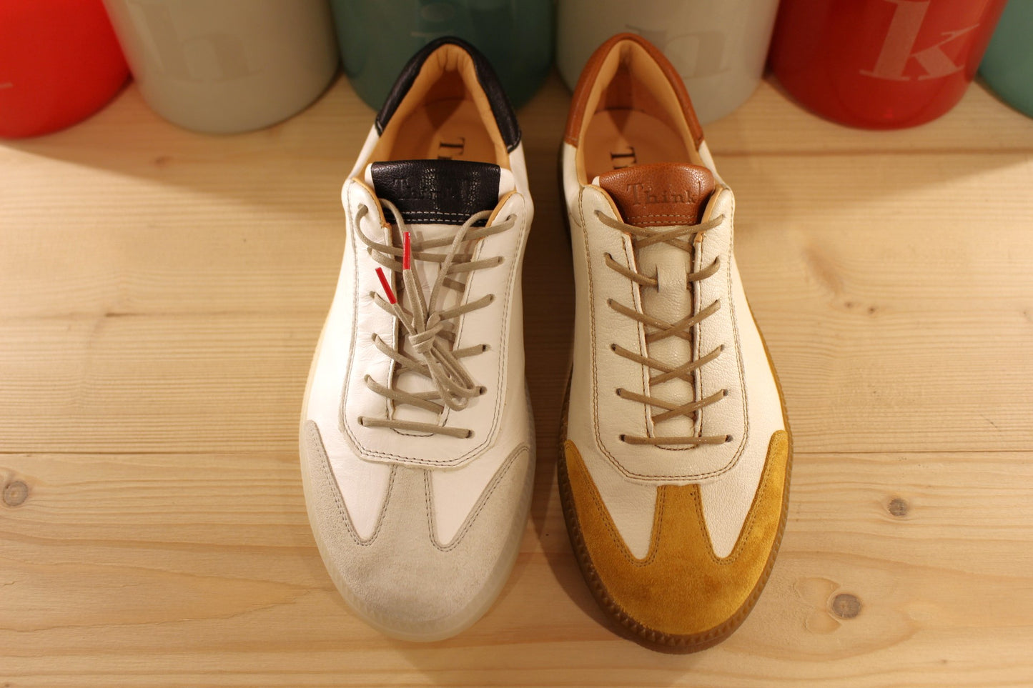Sneaker cuir écru et caramel ou blanc et gris semelle interne amovible THINK