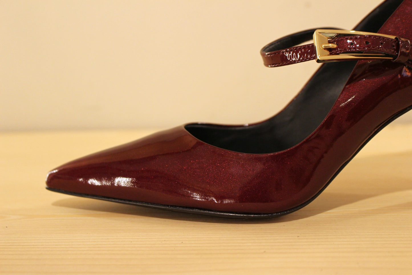 Escarpin HÖGL en cuir vernis bordeaux trés élégant et confortable fabrication autrichienne
