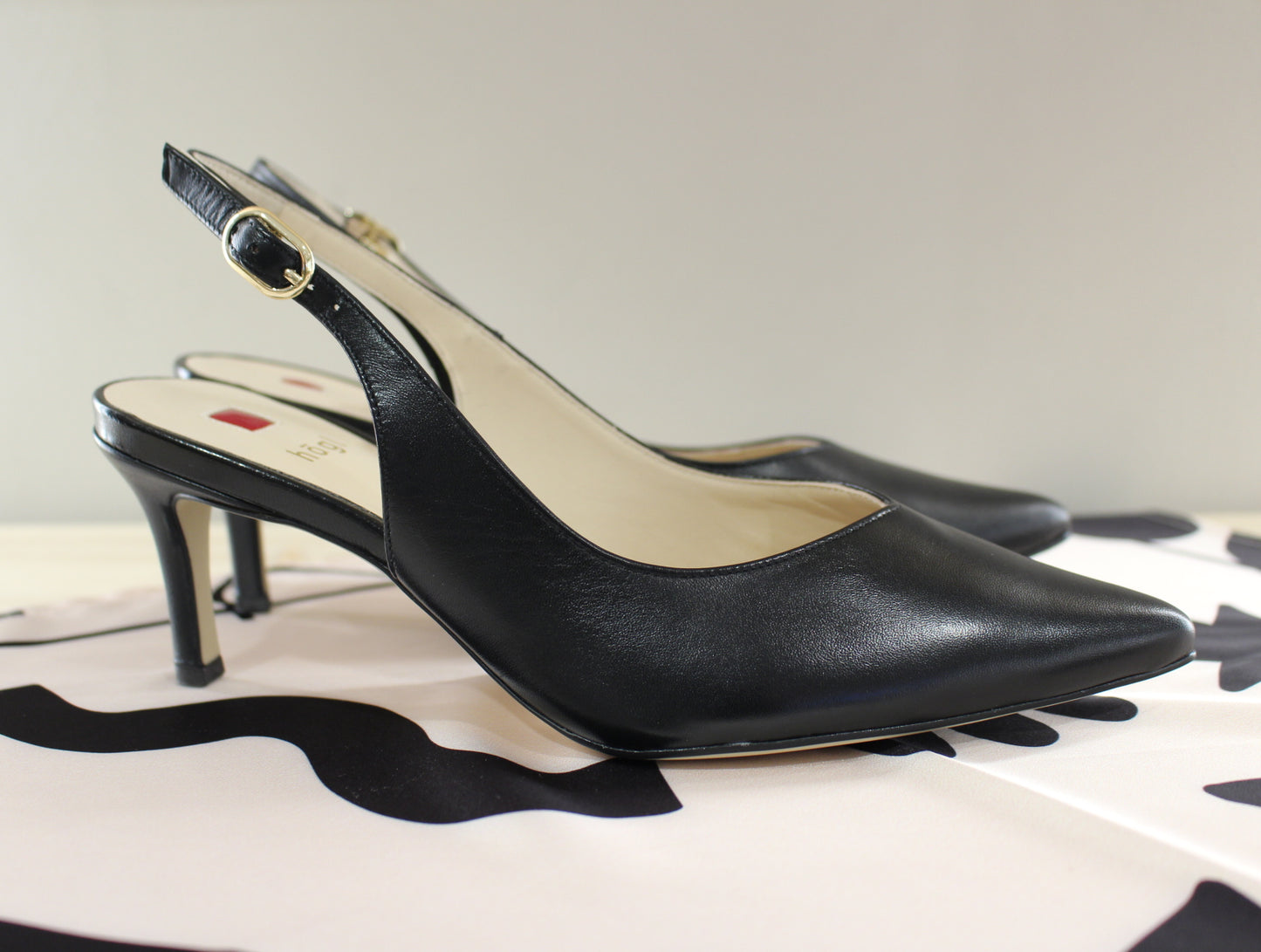 Trotteur petit talon cuir souple noir HOGL