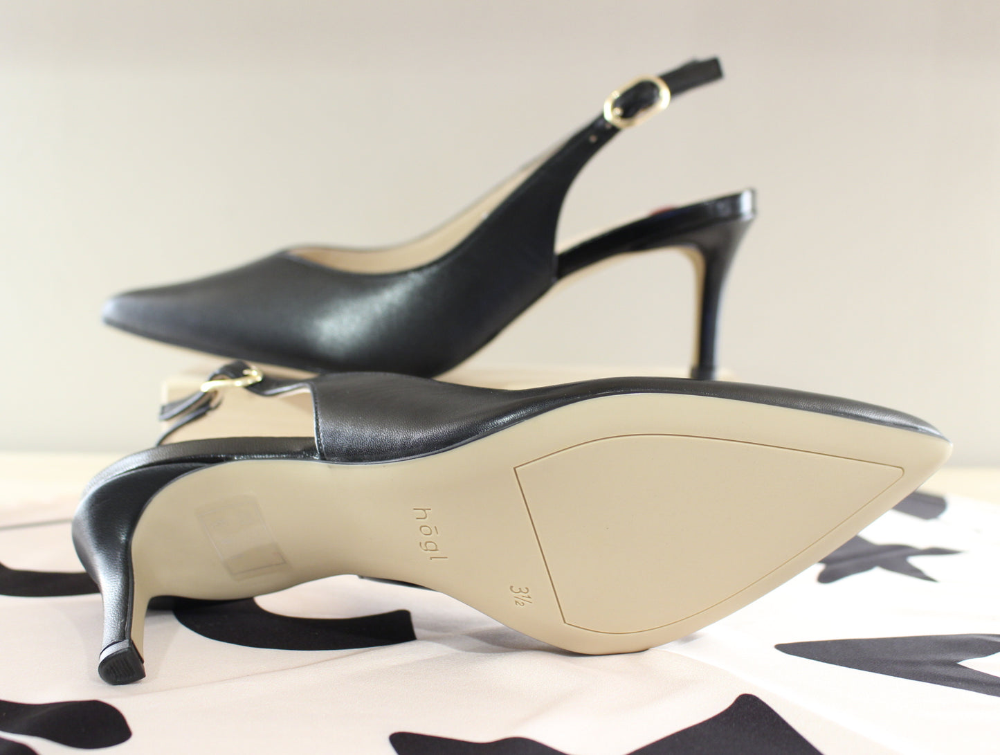 Trotteur petit talon cuir souple noir HOGL