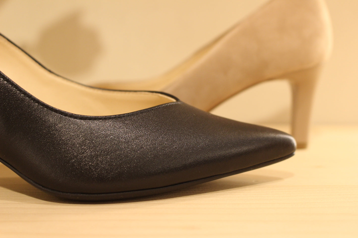 Zoom sur l'avant à bout pointu de la chaussure