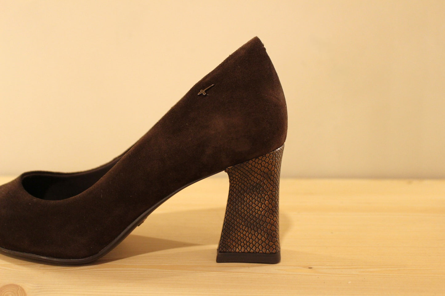 Escarpin cuir velours marron et talopn imprimé serpent métallisé TAMARIS