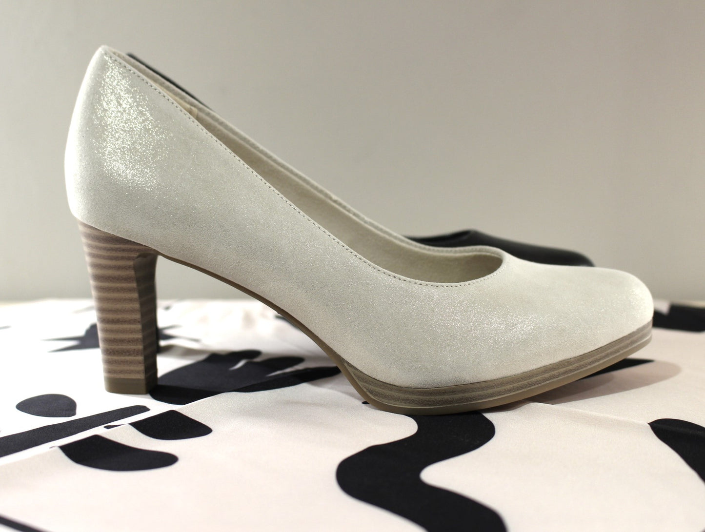 Escarpin cuir noir ou métallisé champagne TAMARIS