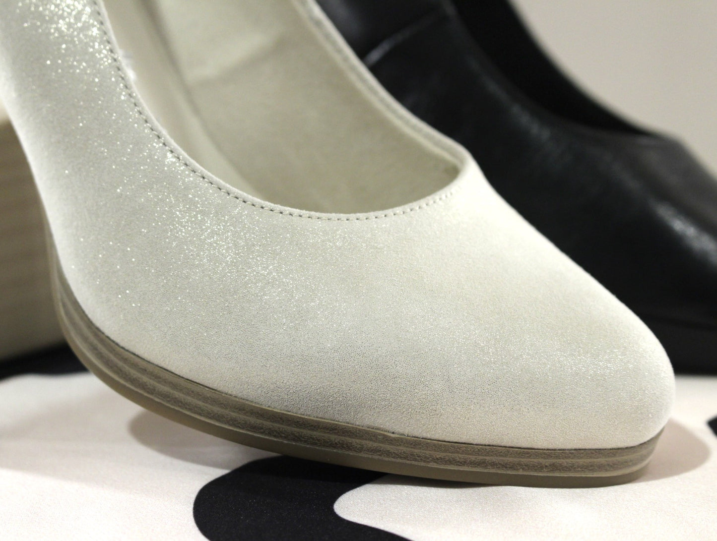 Escarpin cuir noir ou métallisé champagne TAMARIS