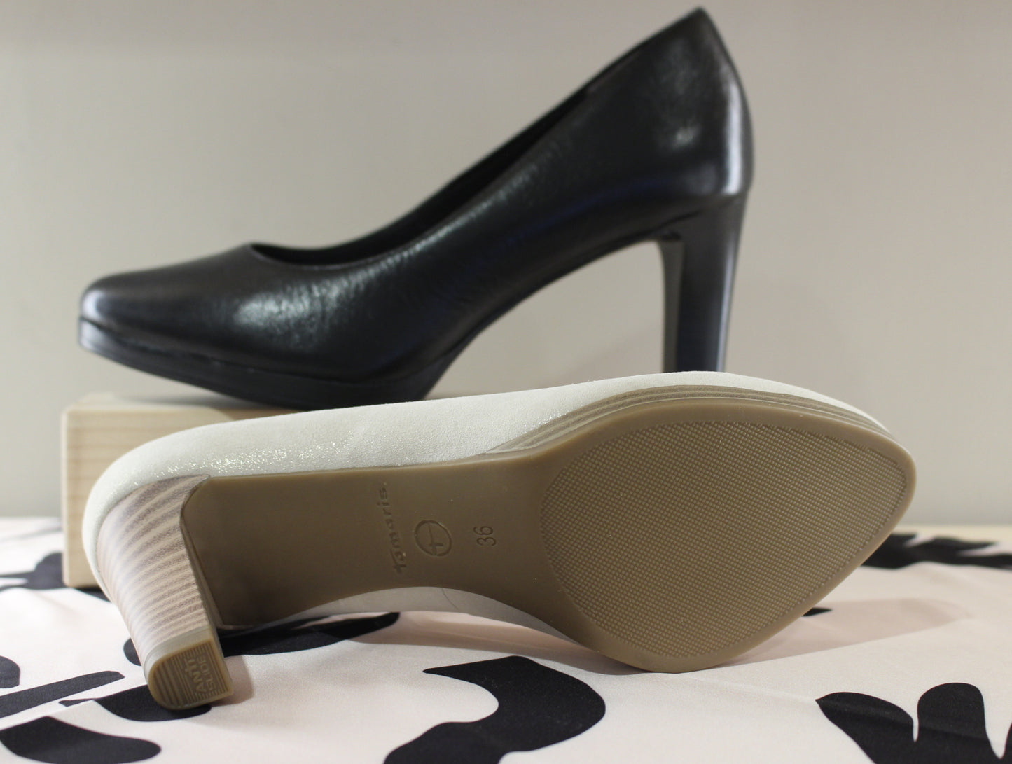 Escarpin cuir noir ou métallisé champagne TAMARIS