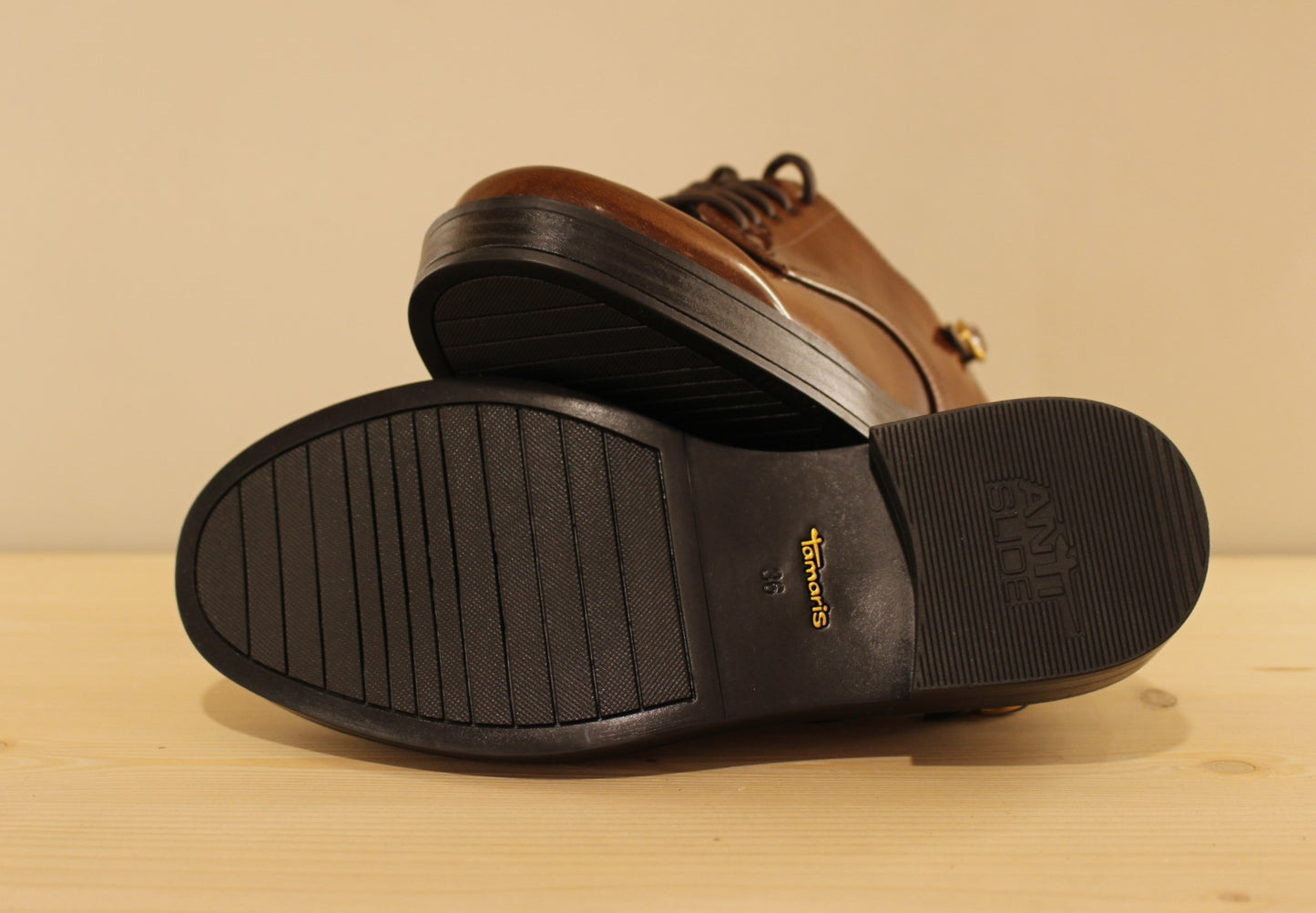Derby VEGAN TAMARIS en noir ou muscat