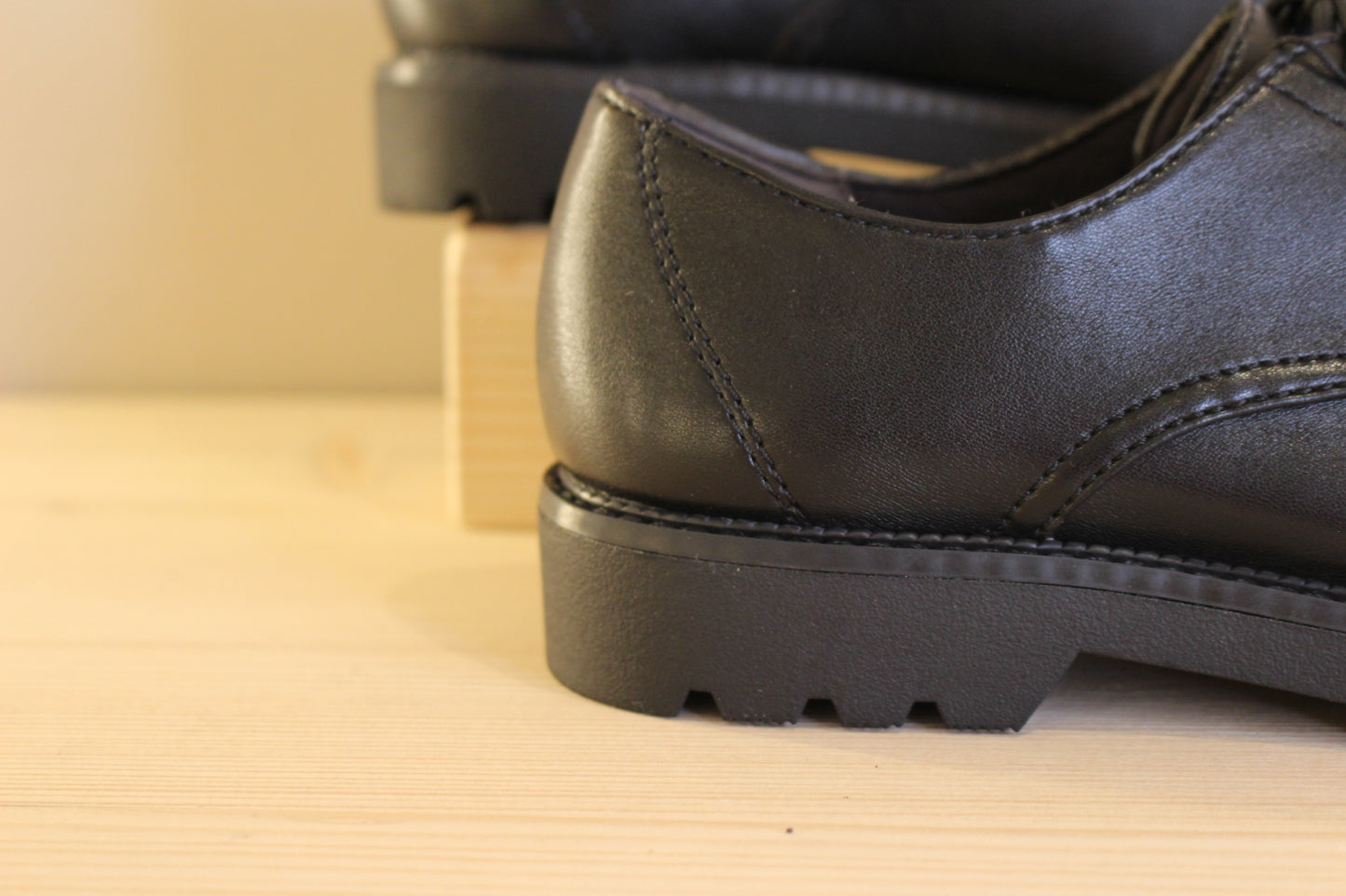 Derby femme Vegan noir TAMARIS