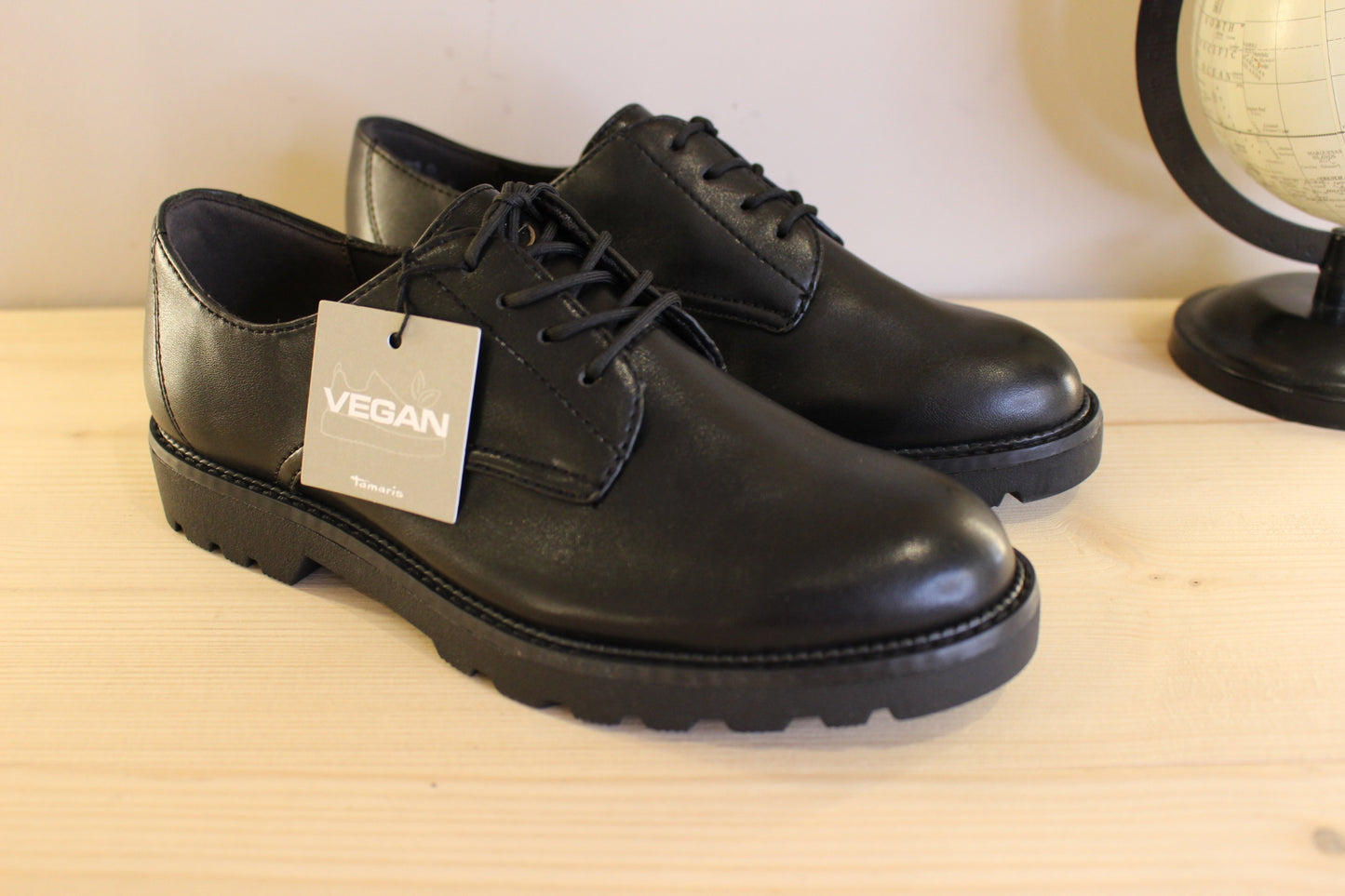 Derby femme Vegan noir TAMARIS