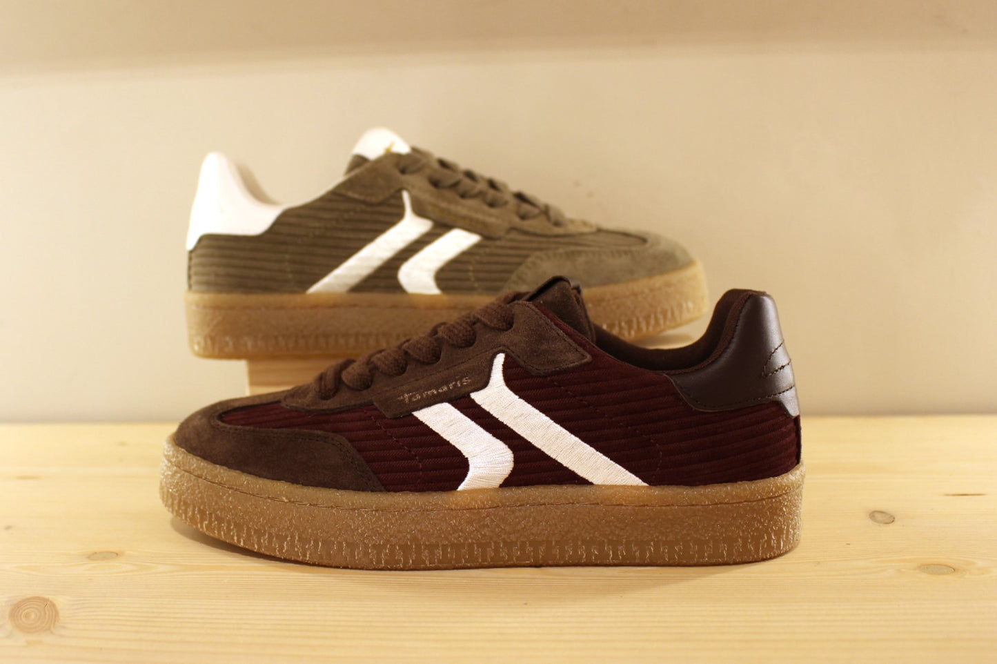 Basket cuir velours vert ou bordeaux TAMARIS