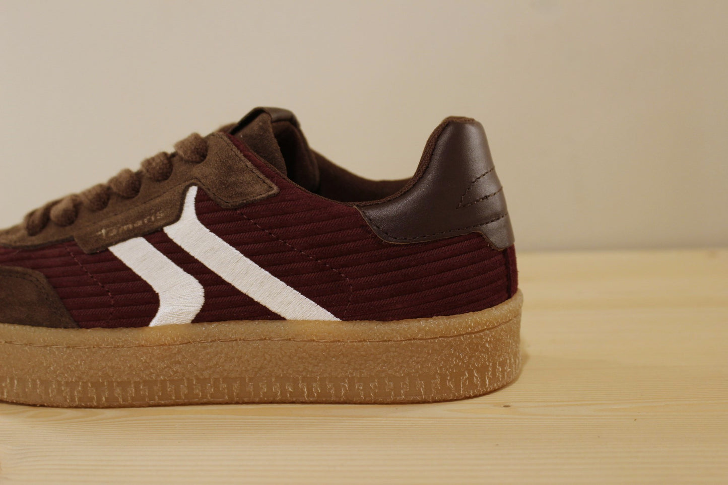 Basket cuir velours vert ou bordeaux TAMARIS