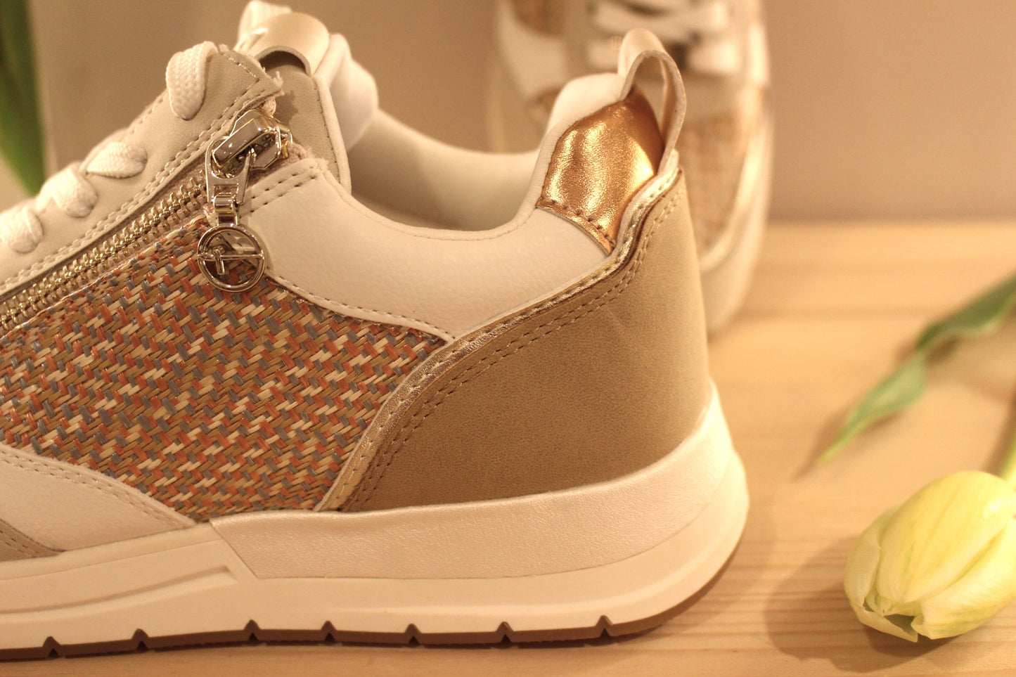 Sneaker Vegan métallisé marron ou vert zip latéral TAMARIS