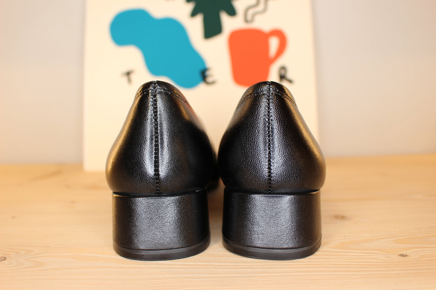 Mocassin cuir noir petit talon TAMARIS