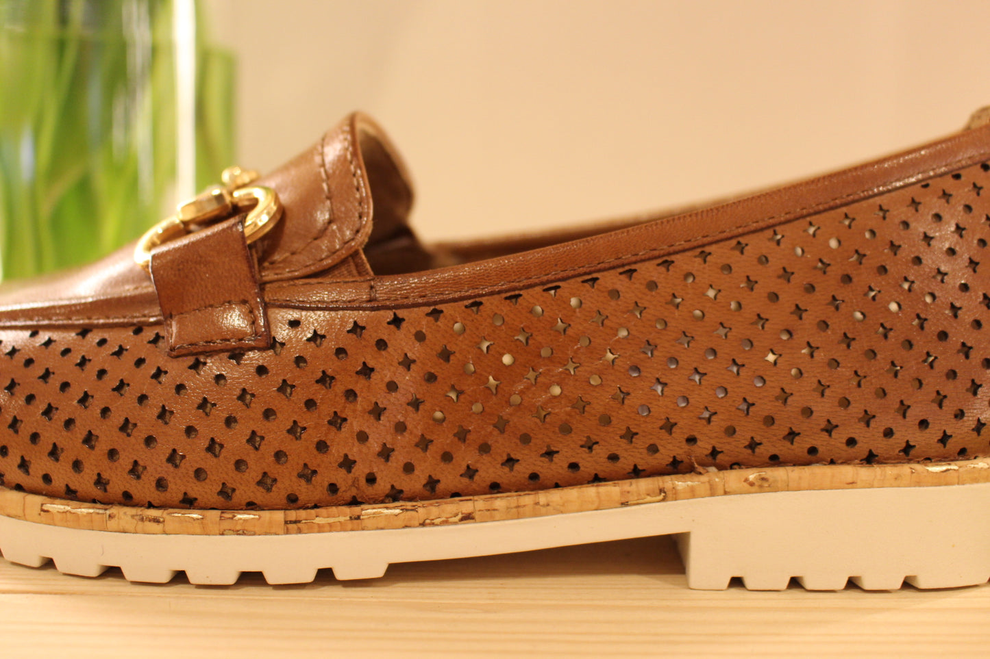 Mocassin marron en cuir perforé TAMARIS