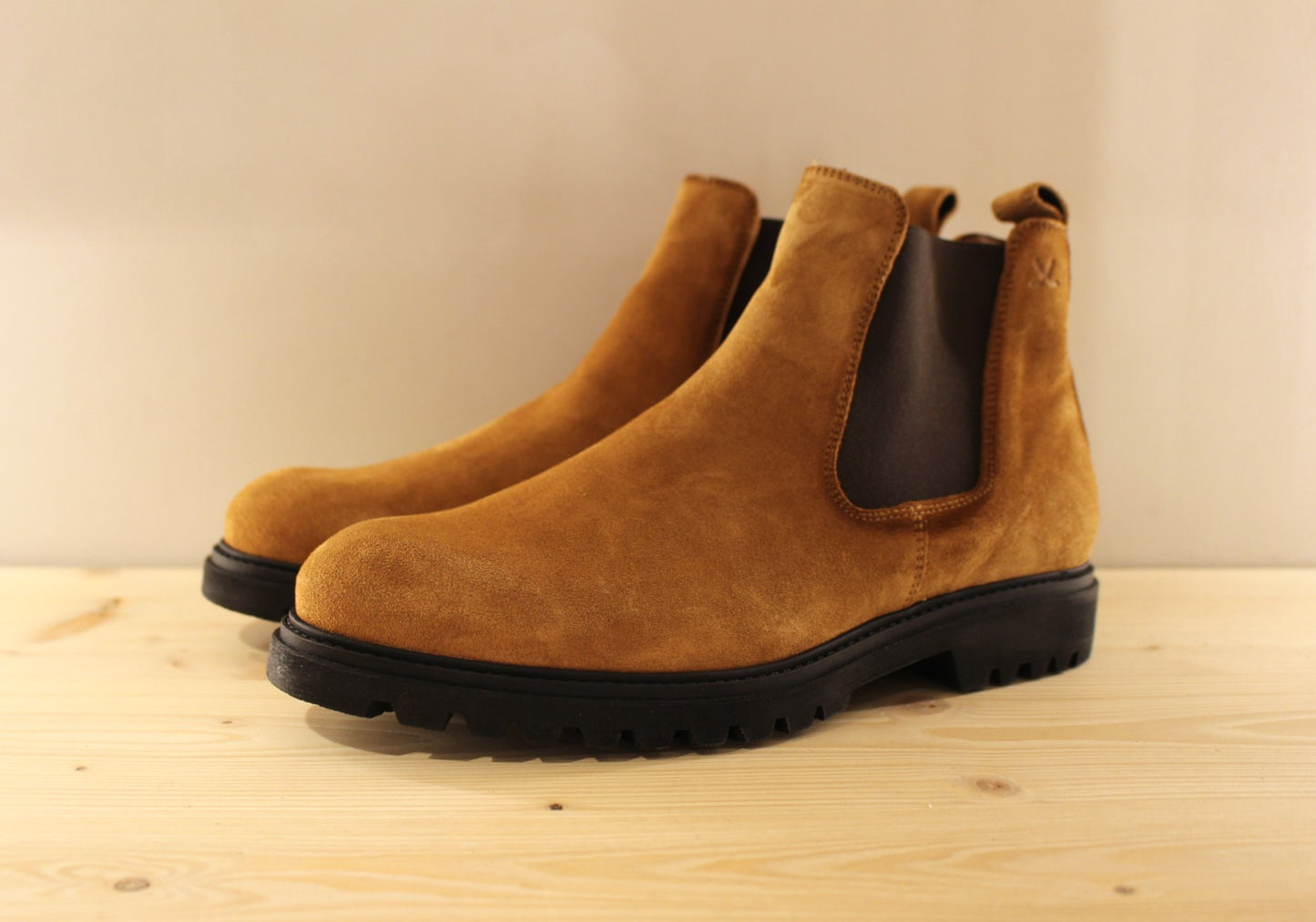 Boots chelsea en cuir velours camel LLOYD