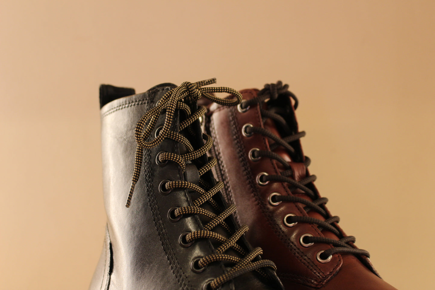 Bottines en cuir rouge ou noir et doublées chaud de chez TAMARIS