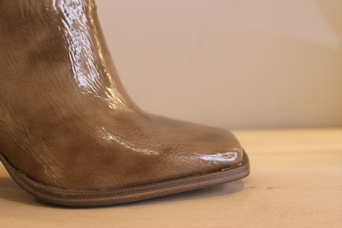 Bottine vegan camel vernis talon haut TAMARIS