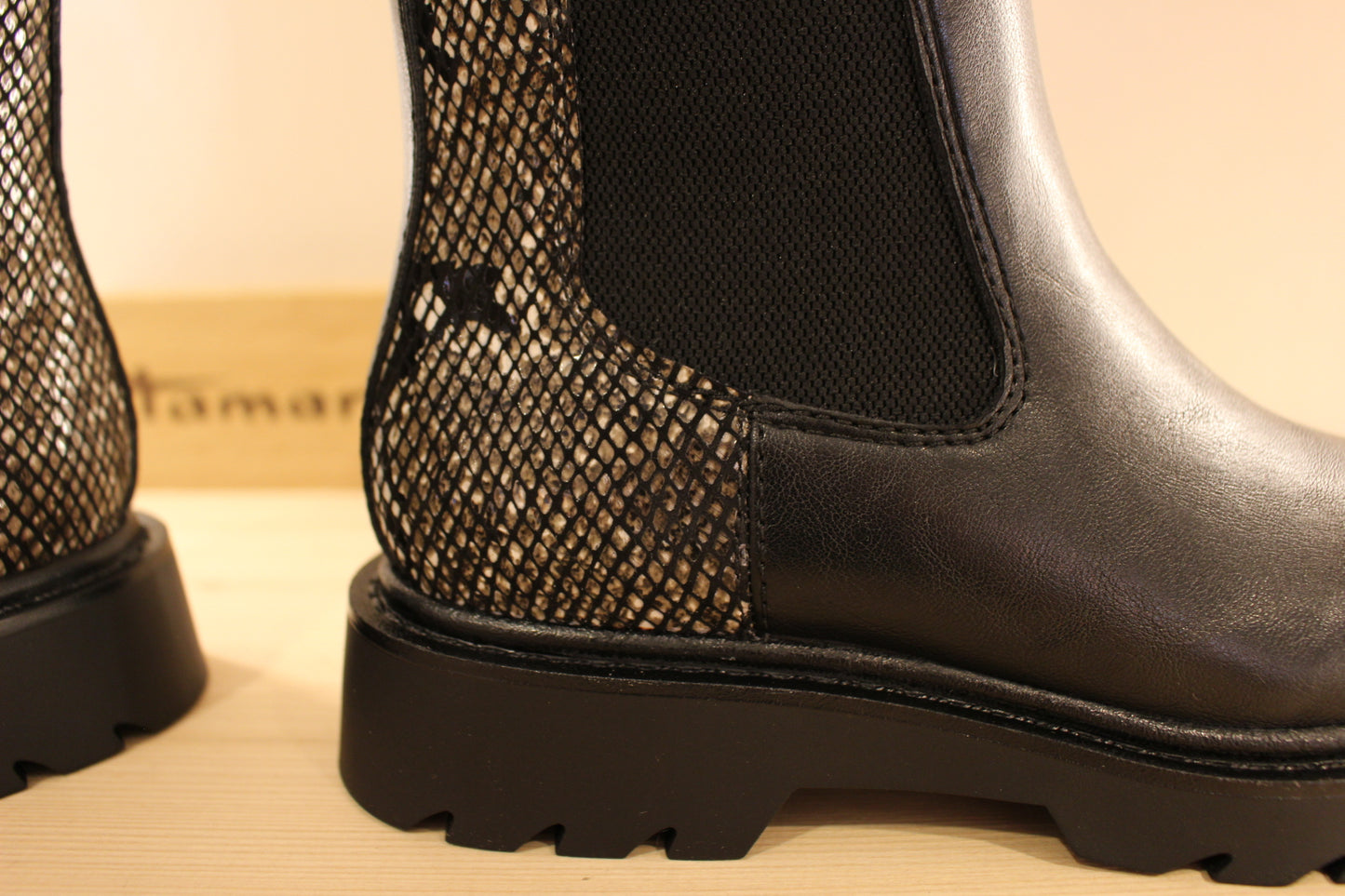 Bottines vegan TAMARIS à enfiler noir et serpent