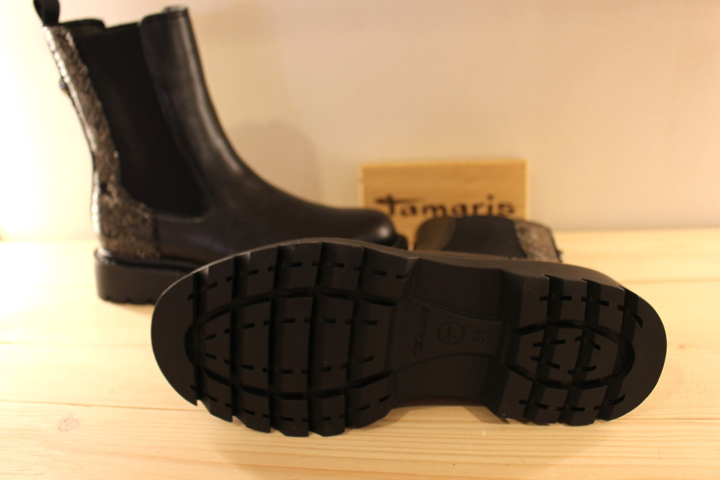 Bottines vegan TAMARIS à enfiler noir et serpent