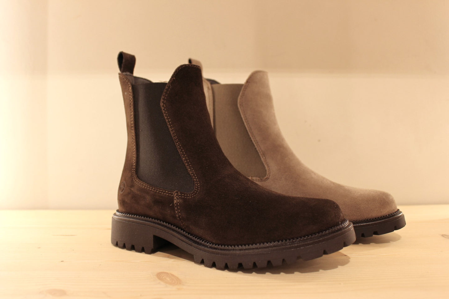 Chelsea cuir velours marron ou taupe TAMARIS