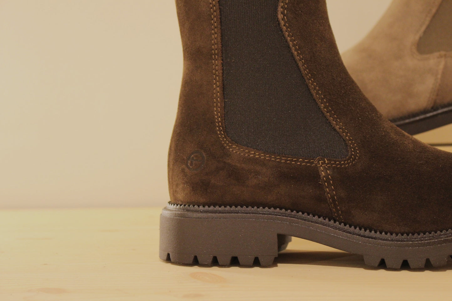 Chelsea cuir velours marron ou taupe TAMARIS