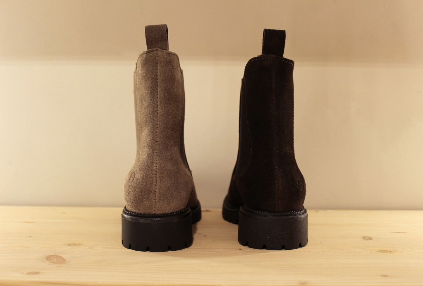 Chelsea cuir velours marron ou taupe TAMARIS
