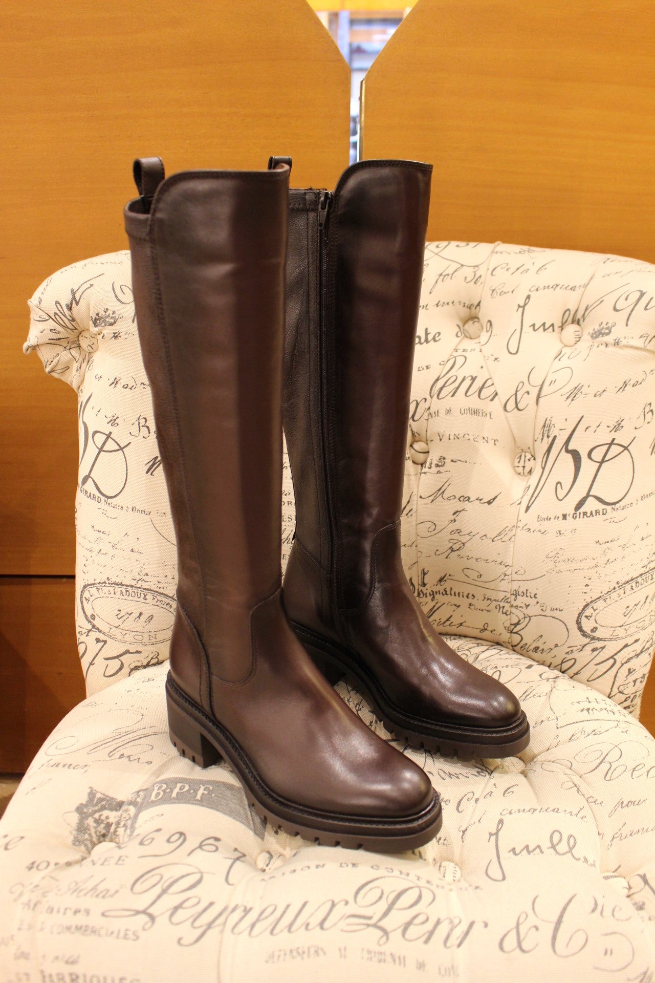 Bottes cuir marron et petit talon TAMARIS