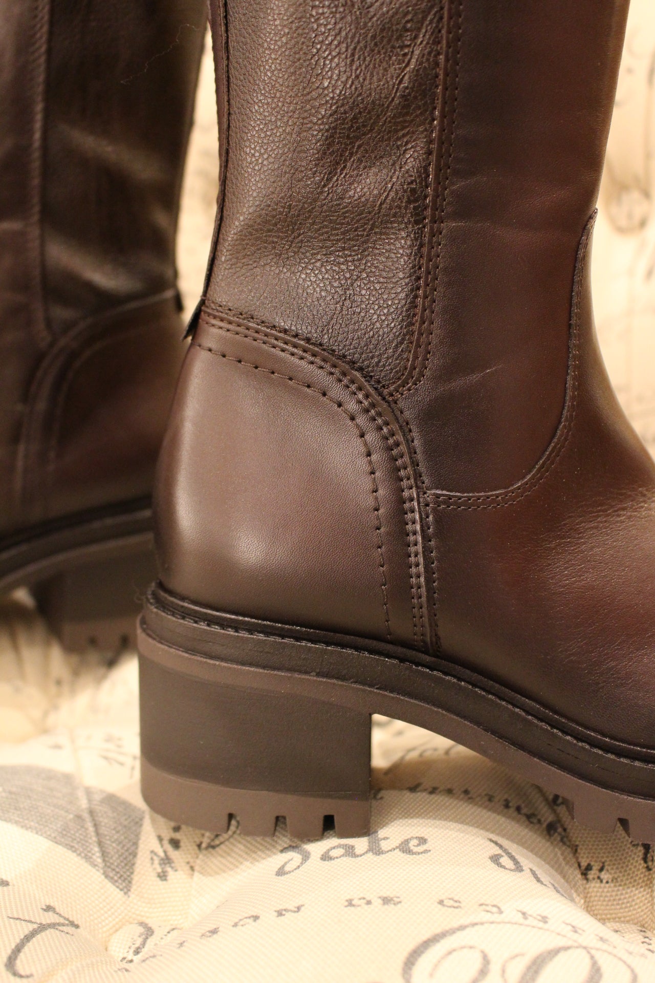 Bottes cuir marron et petit talon TAMARIS