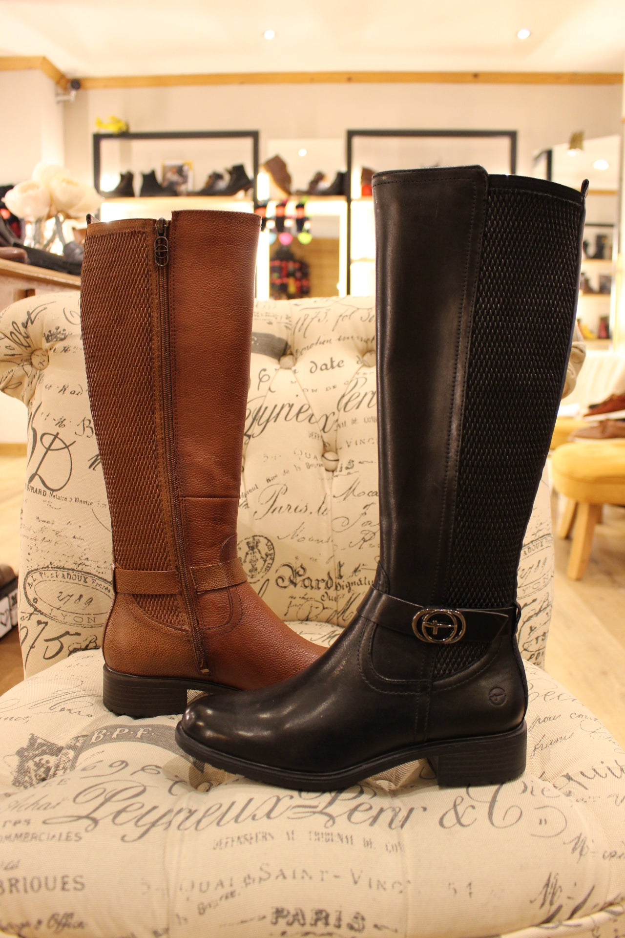 Bottes cavalières en cuir noir ou marron TAMARIS