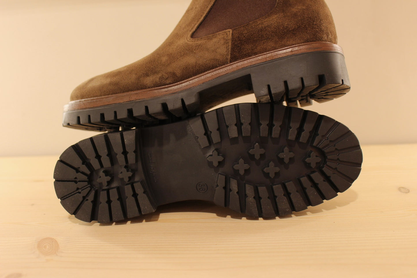 Chelsea pour femme en cuir velours marron semelle crantée ALPE