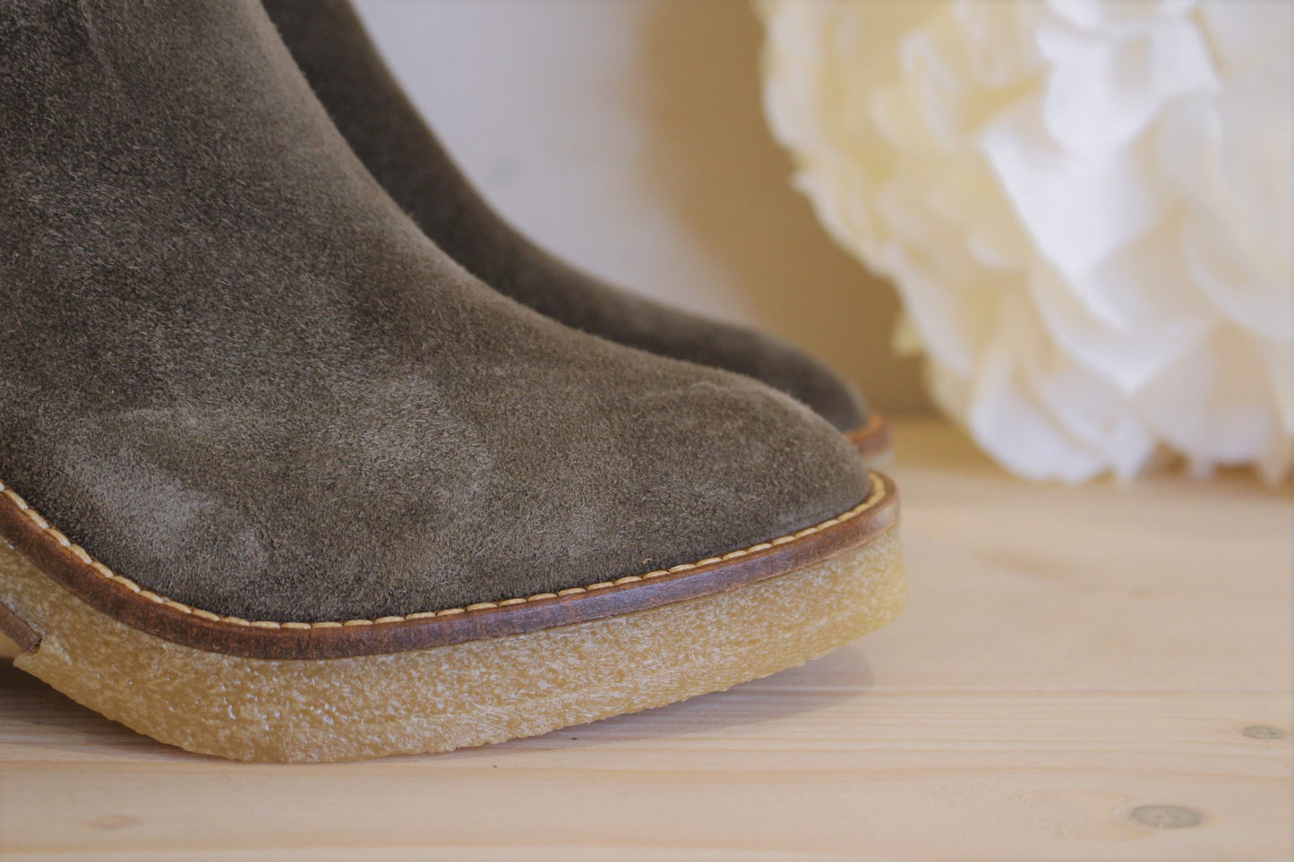 Bottine ALPE en cuir velours Olive talon et semelle crêpe