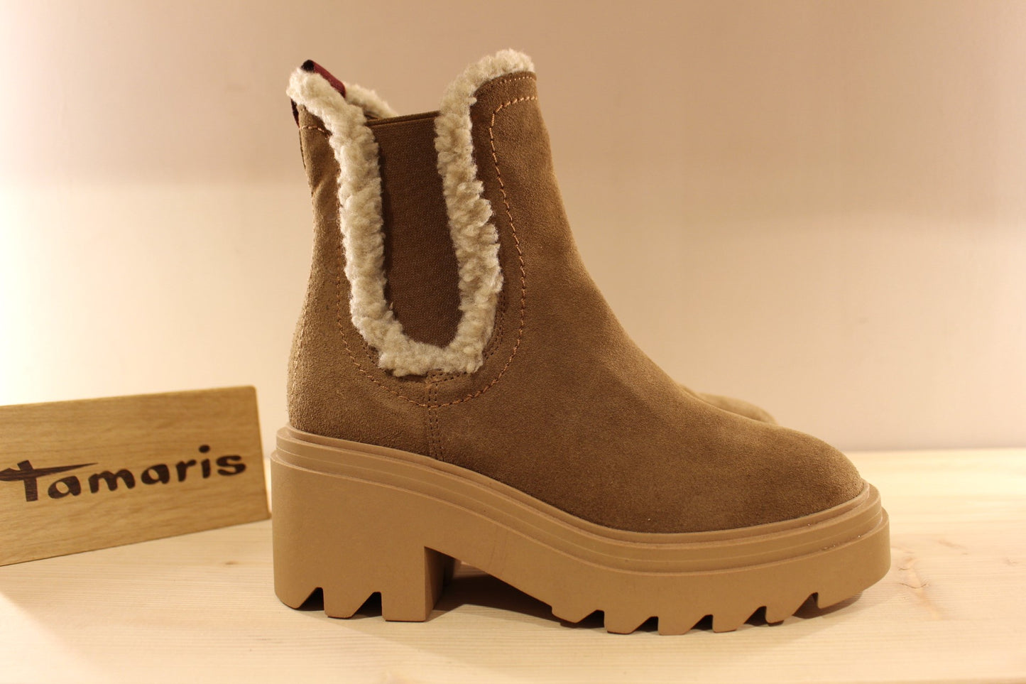Bottines chaudes coupe Chelsea croute de cuir TAMARIS