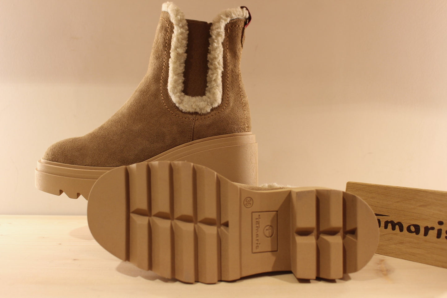 Bottines chaudes coupe Chelsea croute de cuir TAMARIS