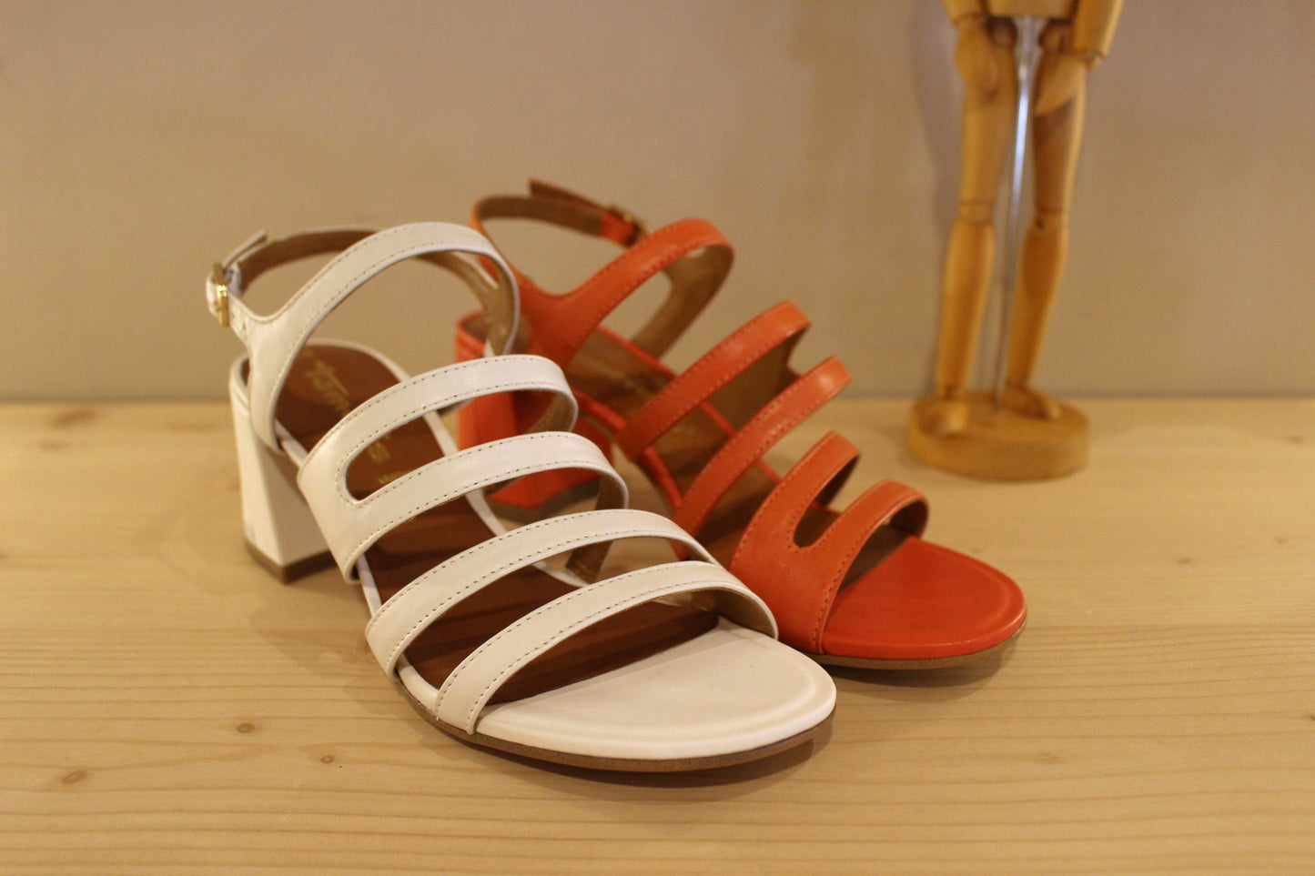Babies cuir noir ou crème fabrication espagnole ALPE