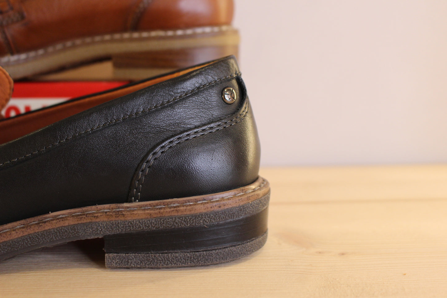 Mocassins femme cuir PIKOLINOS marron ou noir