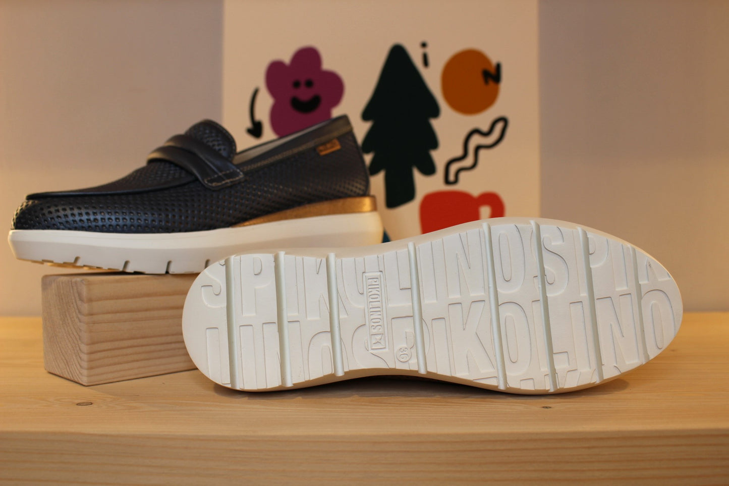 Mocassin cuir perforé PIKOLINOS semelle interne amovible
