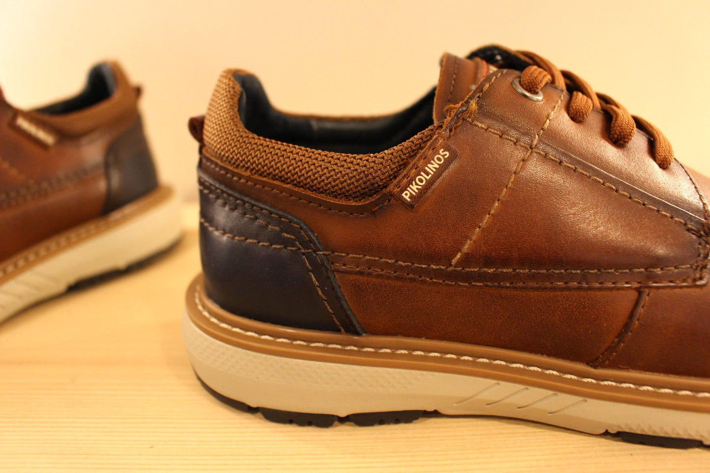 Derby sport chic en cuir marron semelle interne amovible et mémoire de forme PIKOLINOS