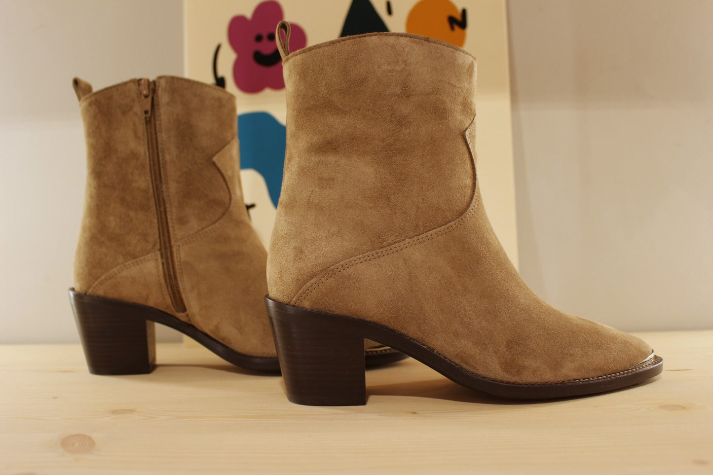 Bottine aspect santiag en cuir velours ALPE
