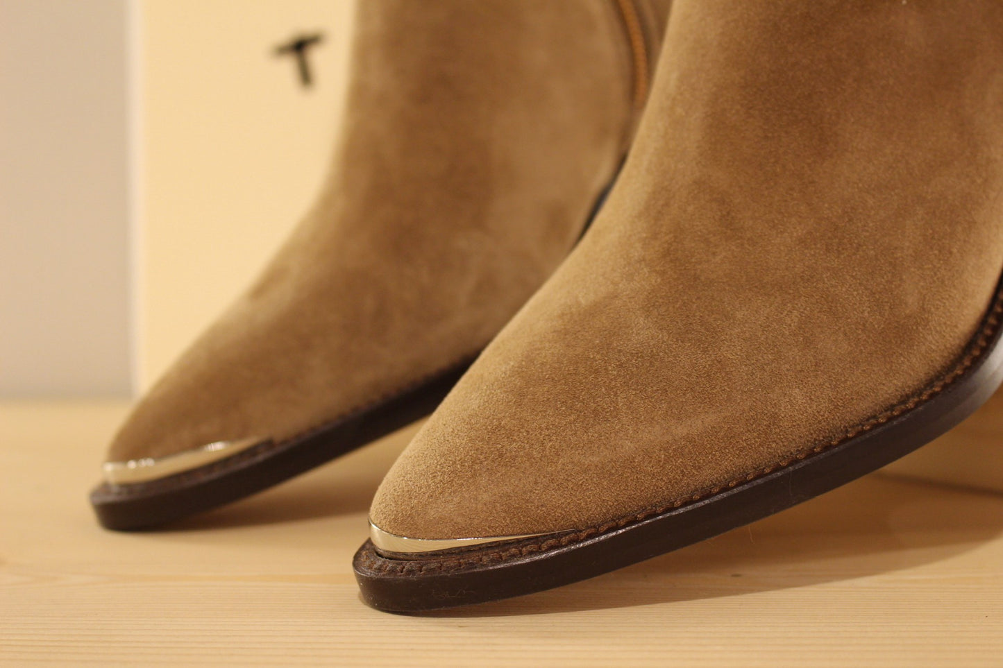 Bottine aspect santiag en cuir velours ALPE
