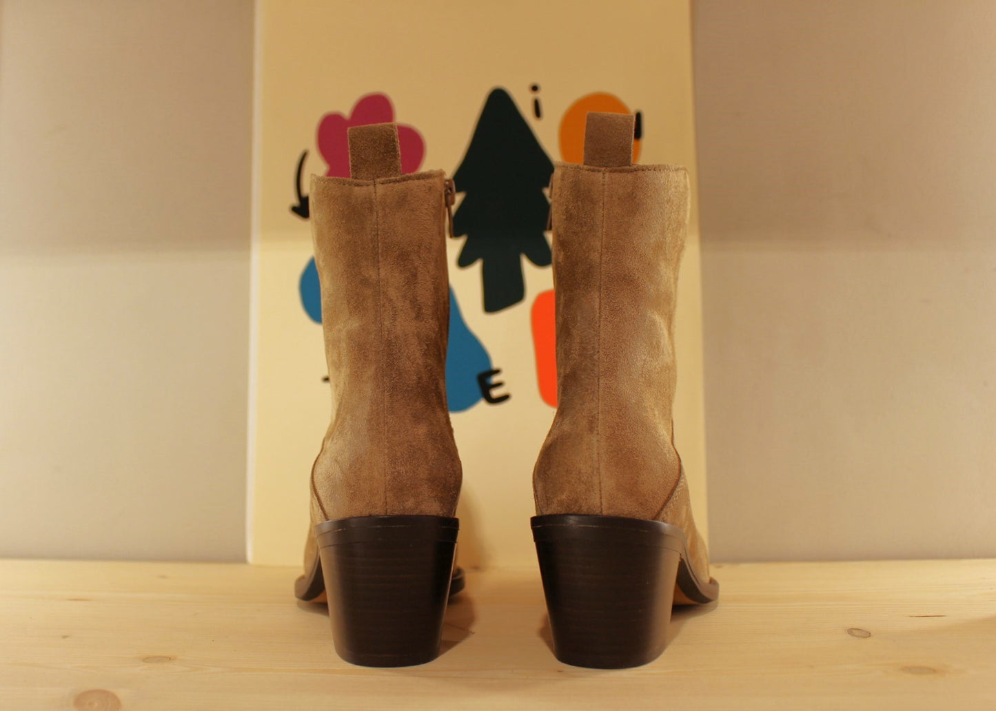 Bottine aspect santiag en cuir velours ALPE