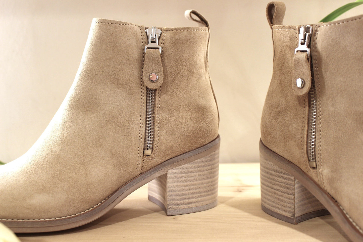 Bottine cuir velours beige zip interne fabrication espagnole ALPE