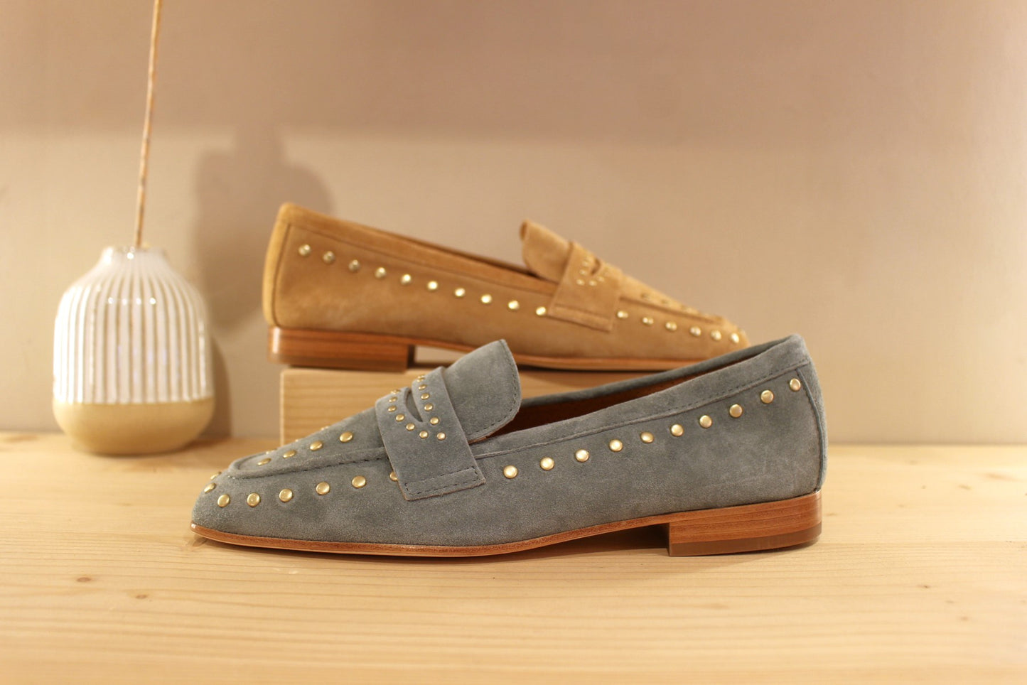 Mocassin en cuir velours bleu ou beige ALPE