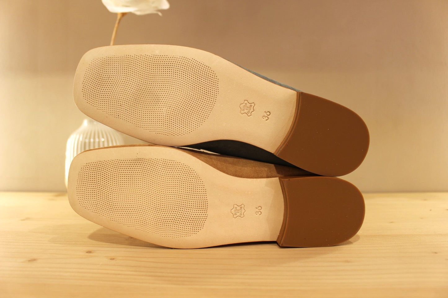 Mocassin en cuir velours bleu ou beige ALPE